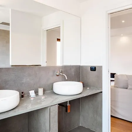 Appartmento Moderno Con Due Balconi & Netflix * Santo Stefano di Magra
